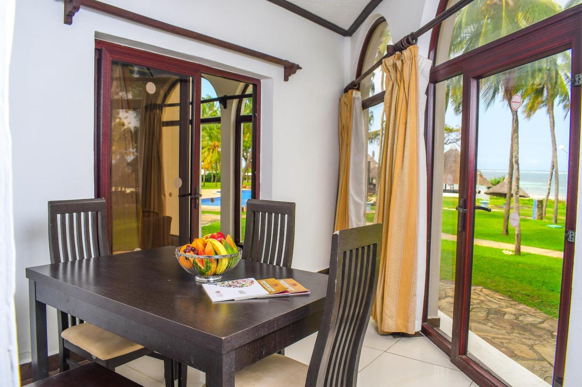 Cocoa Luxury Resort, Nyali, Mombasa Exterior photo
